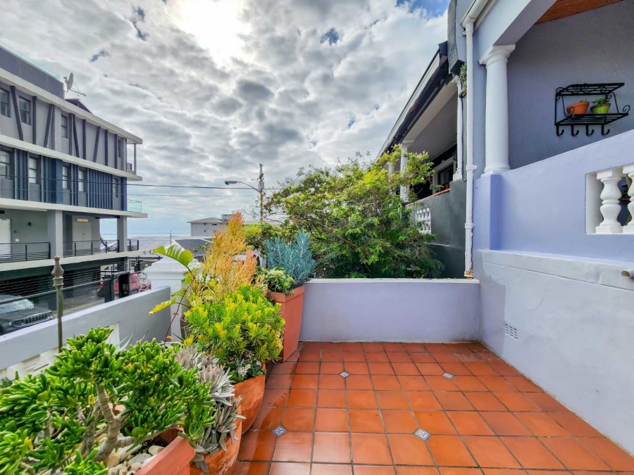 3 Bedroom Property for Sale in Sea Point Western Cape